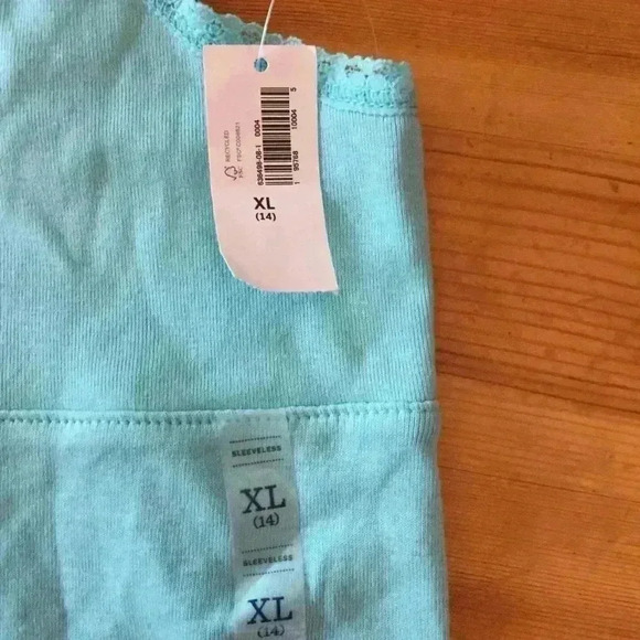 🌸2/$15🌸new Old Navy Tank - Picture 2 of 5